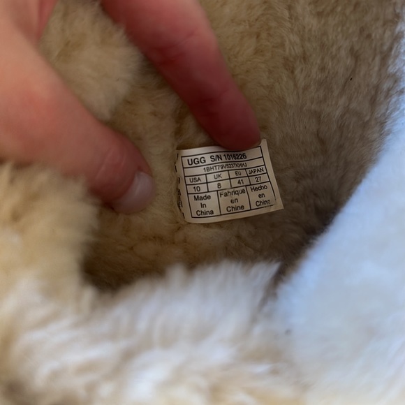 Ugg | Bailey Button II Chestnut Boot Size 10 - Picture 10 of 10